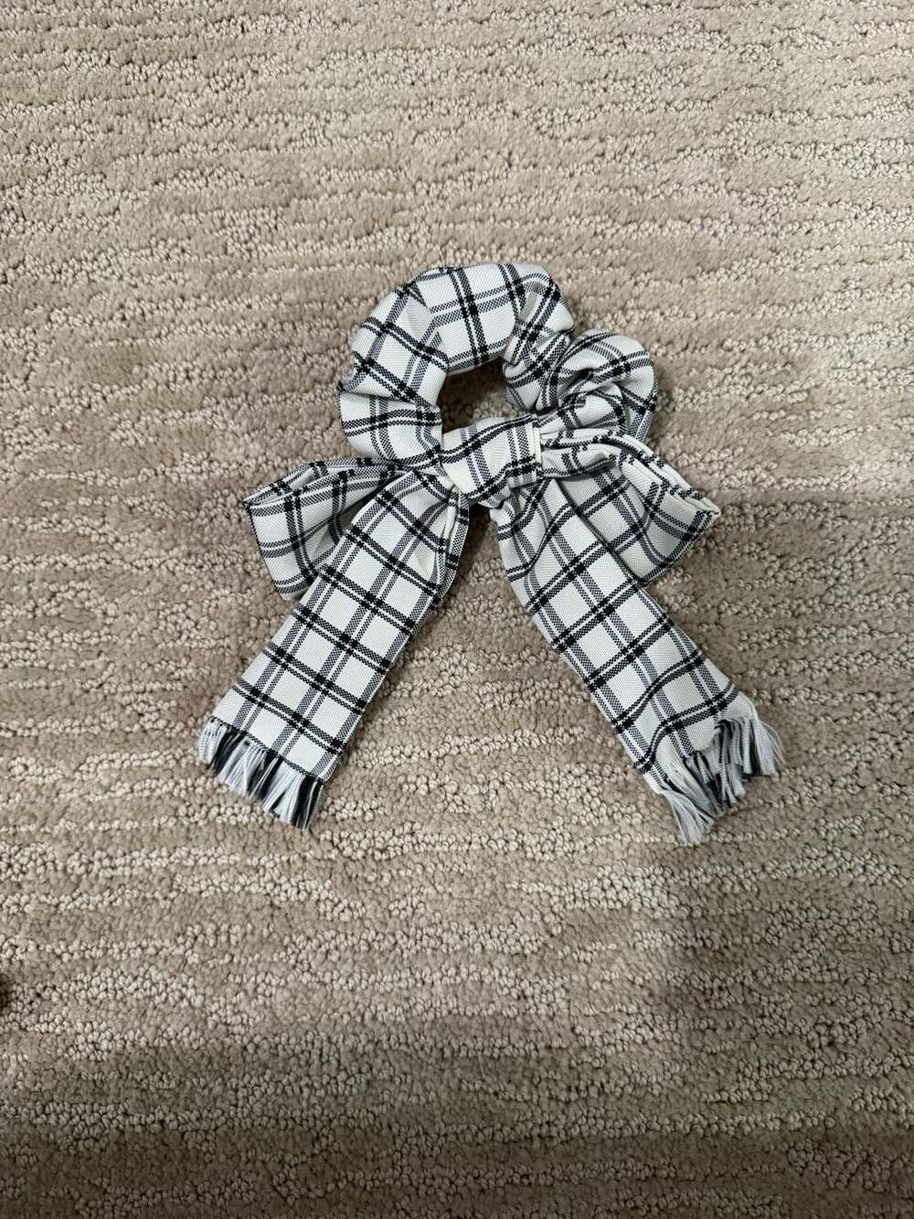 Kaxi Black and White Plaid Bow Scrunchie Hair Accessory